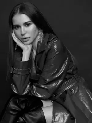 Nina — profile with photos