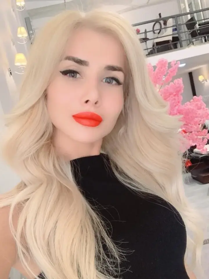 Julia — photo 2