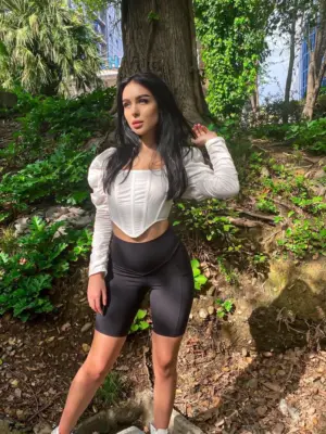 Charlotte — profile with photos