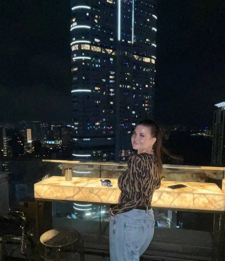 Amelia — profile with photos