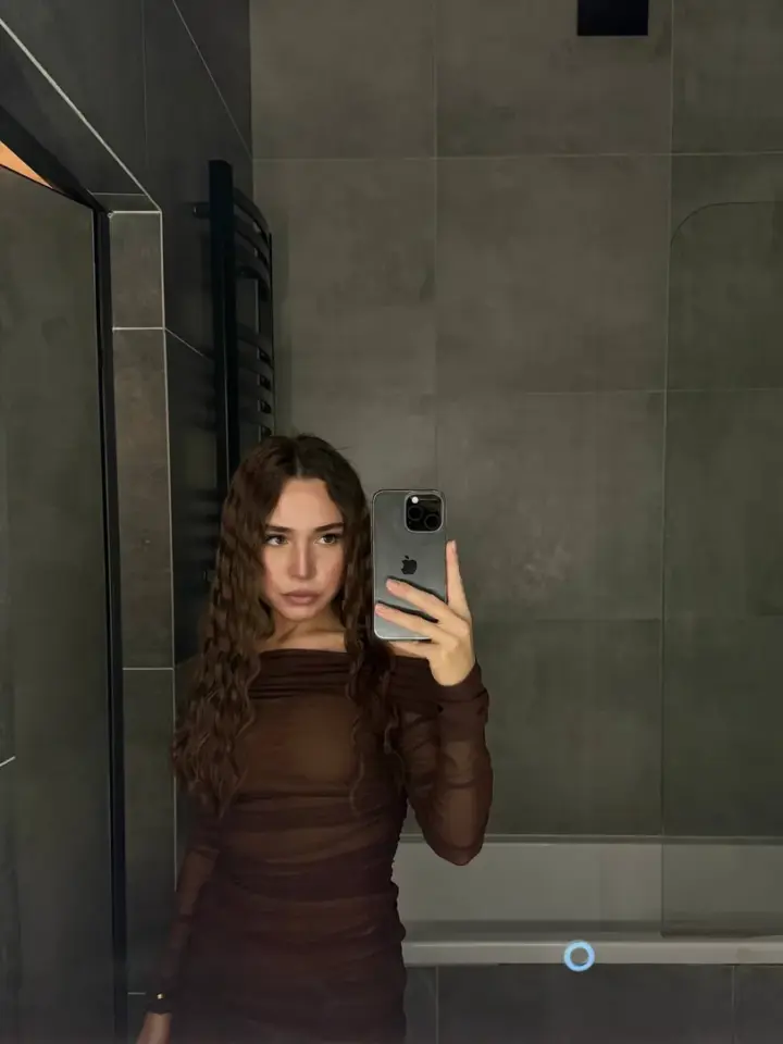 Melania — photo 1