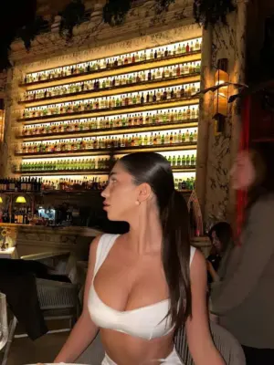 Nicole — profile with photos