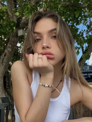 Patricia — profile with photos