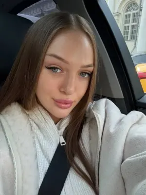 Dasha — profile with photos