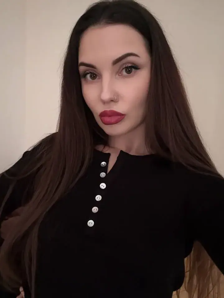 Yanina — photo 1