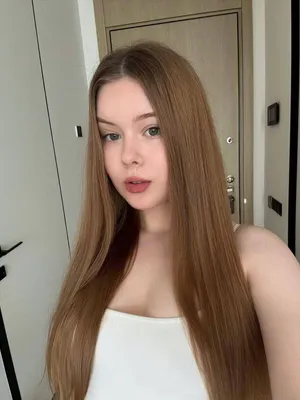Lea — profile with photos