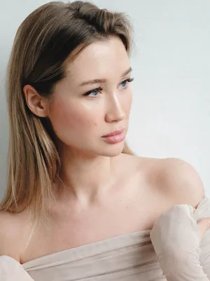 Lia — profile with photos